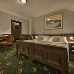 Podhrad 4*