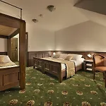 Podhrad 4*