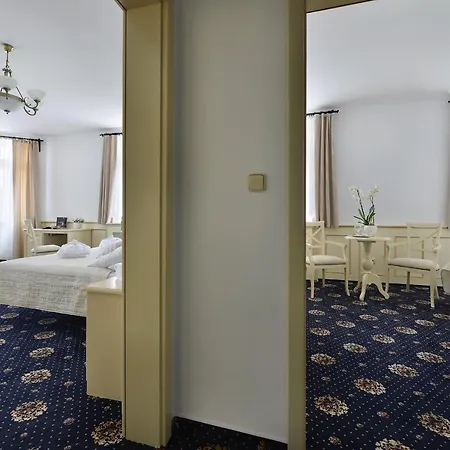 Podhrad Hotell Hluboká nad Vltavou