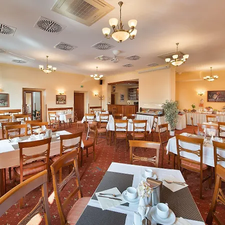 Podhrad Hotel Hluboka nad Vltavou