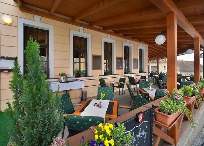 Отель Podhrad Глубока-над-Влтавой